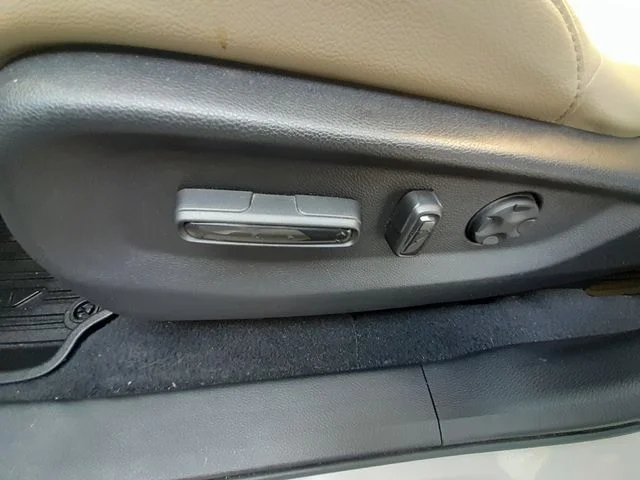 Used 2019  Honda Touring image 40