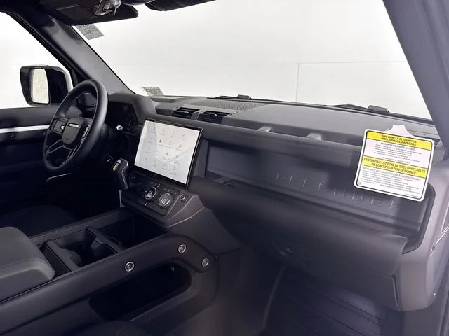New 2026 Fuji White Land Rover X-Dynamic SE image 31