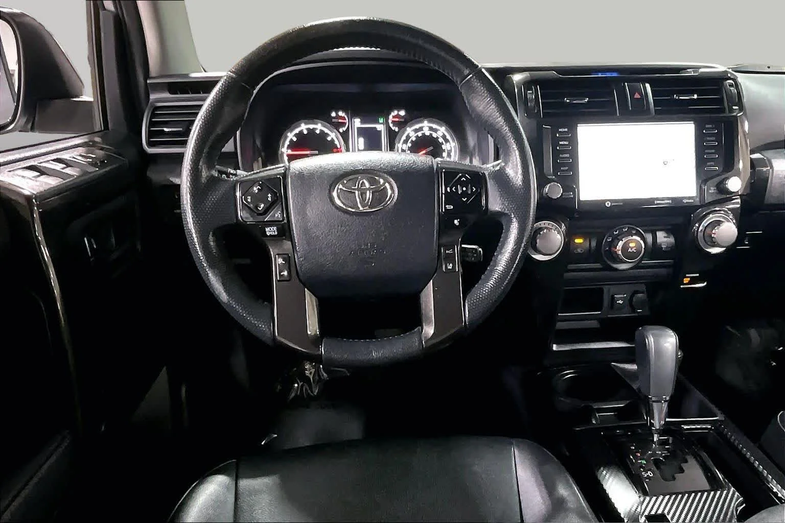 Used 2021 Classic Silver Metallic Toyota Venture image 6