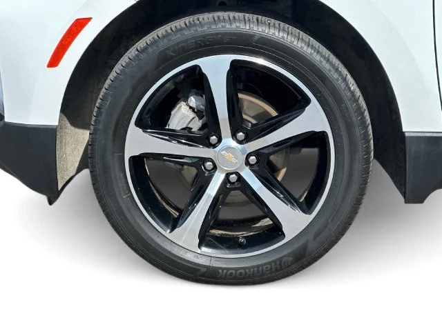 Used 2024 White Chevrolet LT image 10