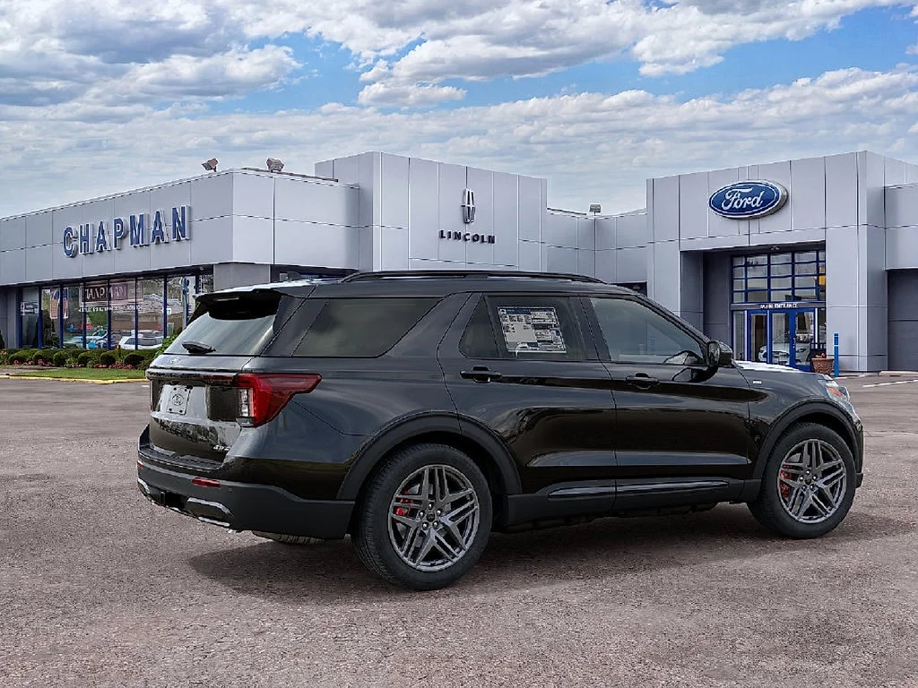 New 2027 Agate Black Metallic Ford ST-Line image 6