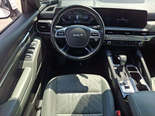 Used 2024 White Kia EX X-Line AWD image 11