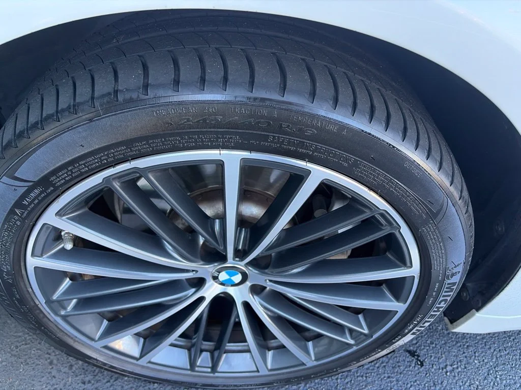 Used 2021 White BMW 530e iPerformance image 16