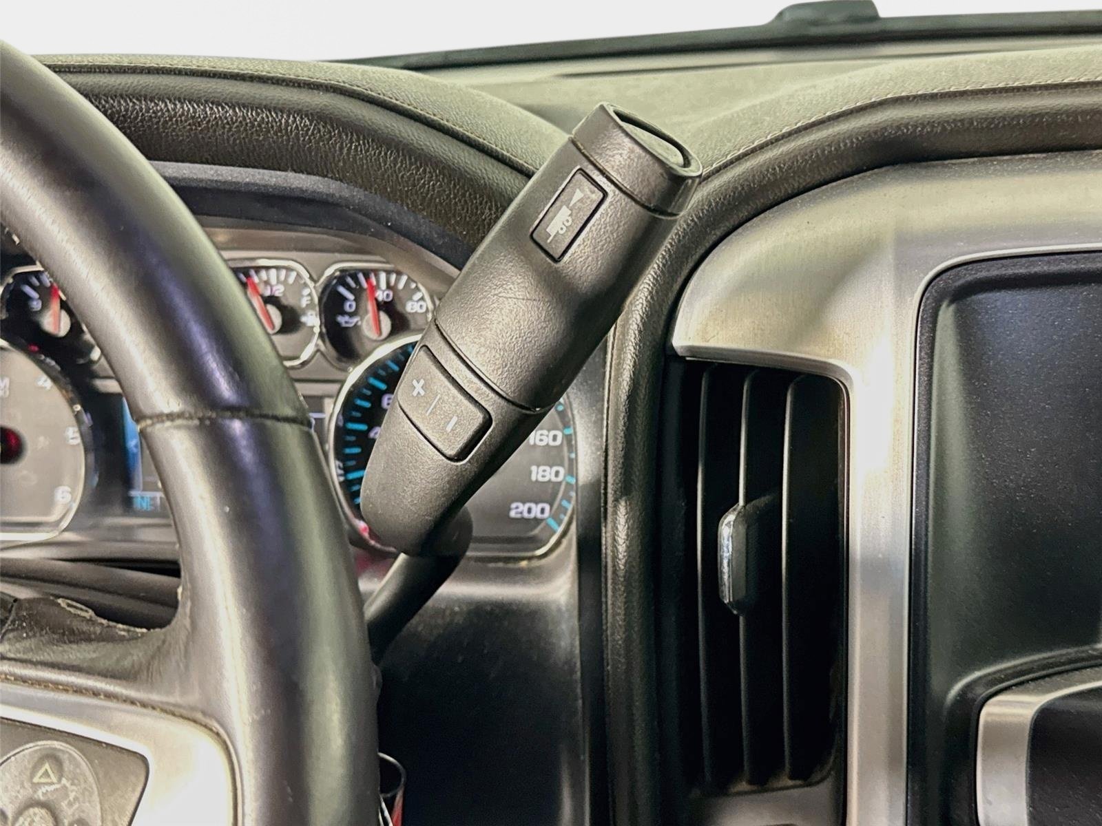 Used 2018 Summit White GMC SLE image 17