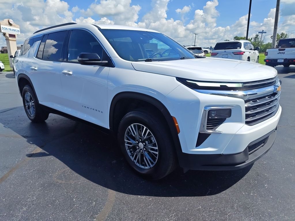 Used 2025 White Chevrolet LT image 7