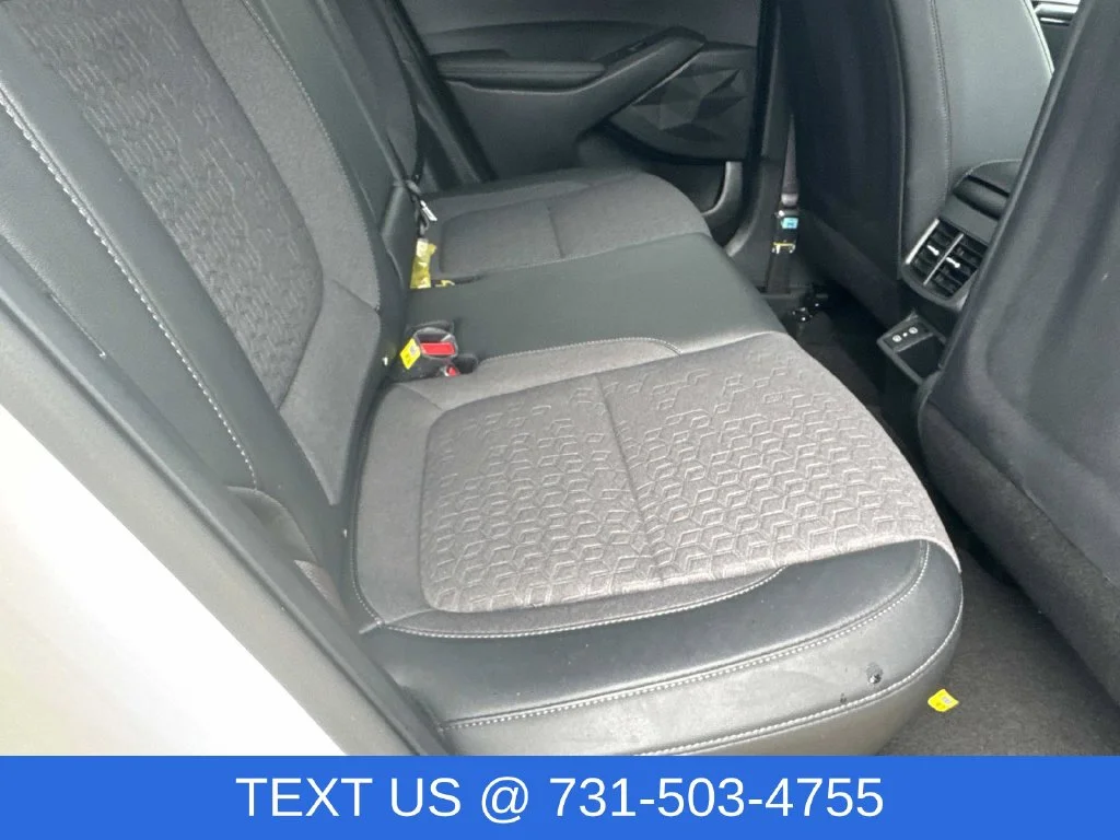 Used 2025 White Kia S image 16