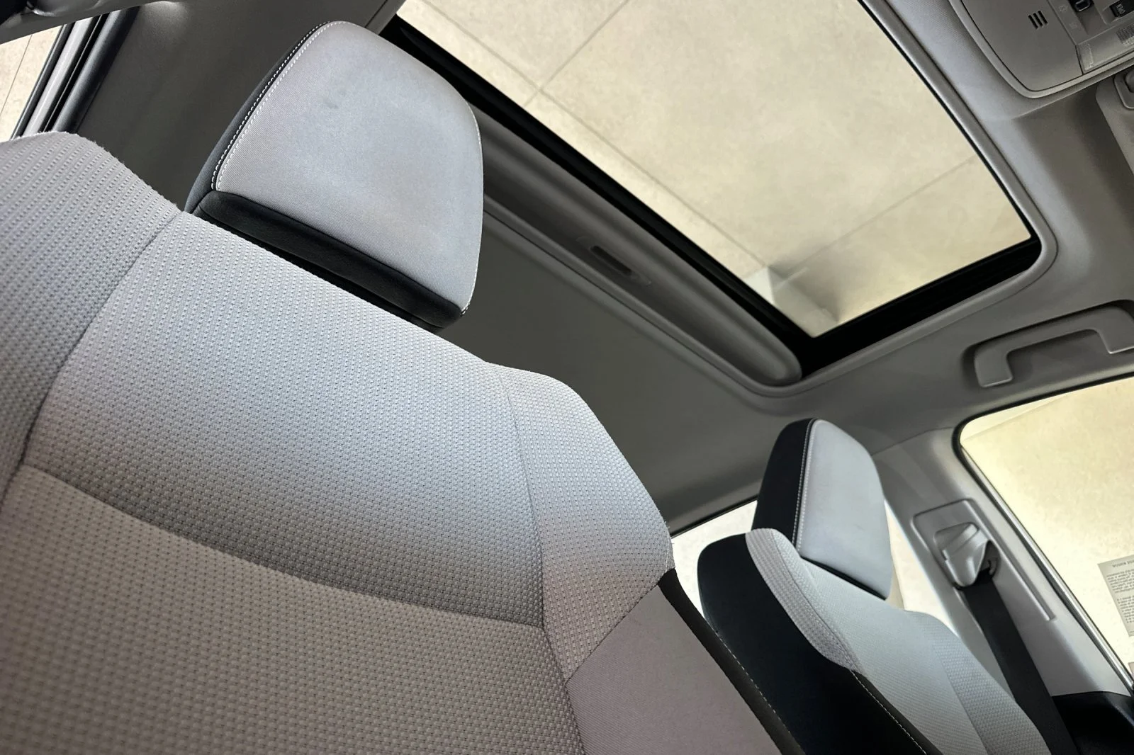 Used 2016  Toyota XLE image 17