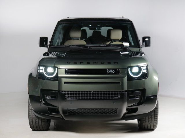 New 2026 Woolstone Green Land Rover X-Dynamic SE image 8