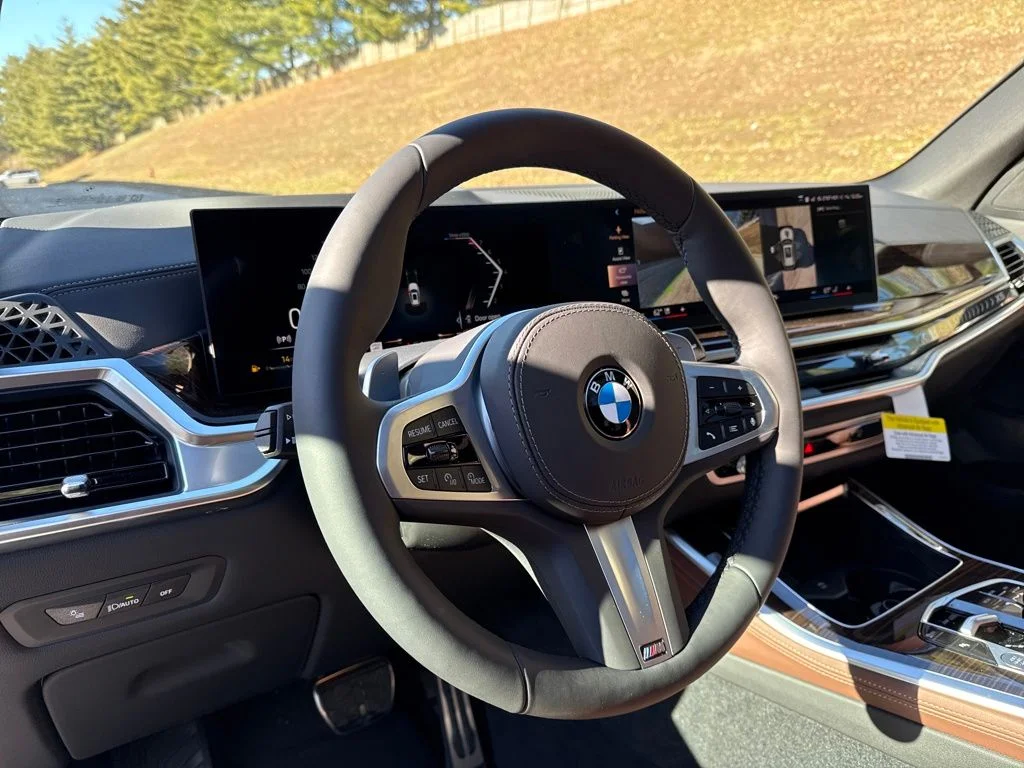 New 2026 White BMW xDrive40i image 13