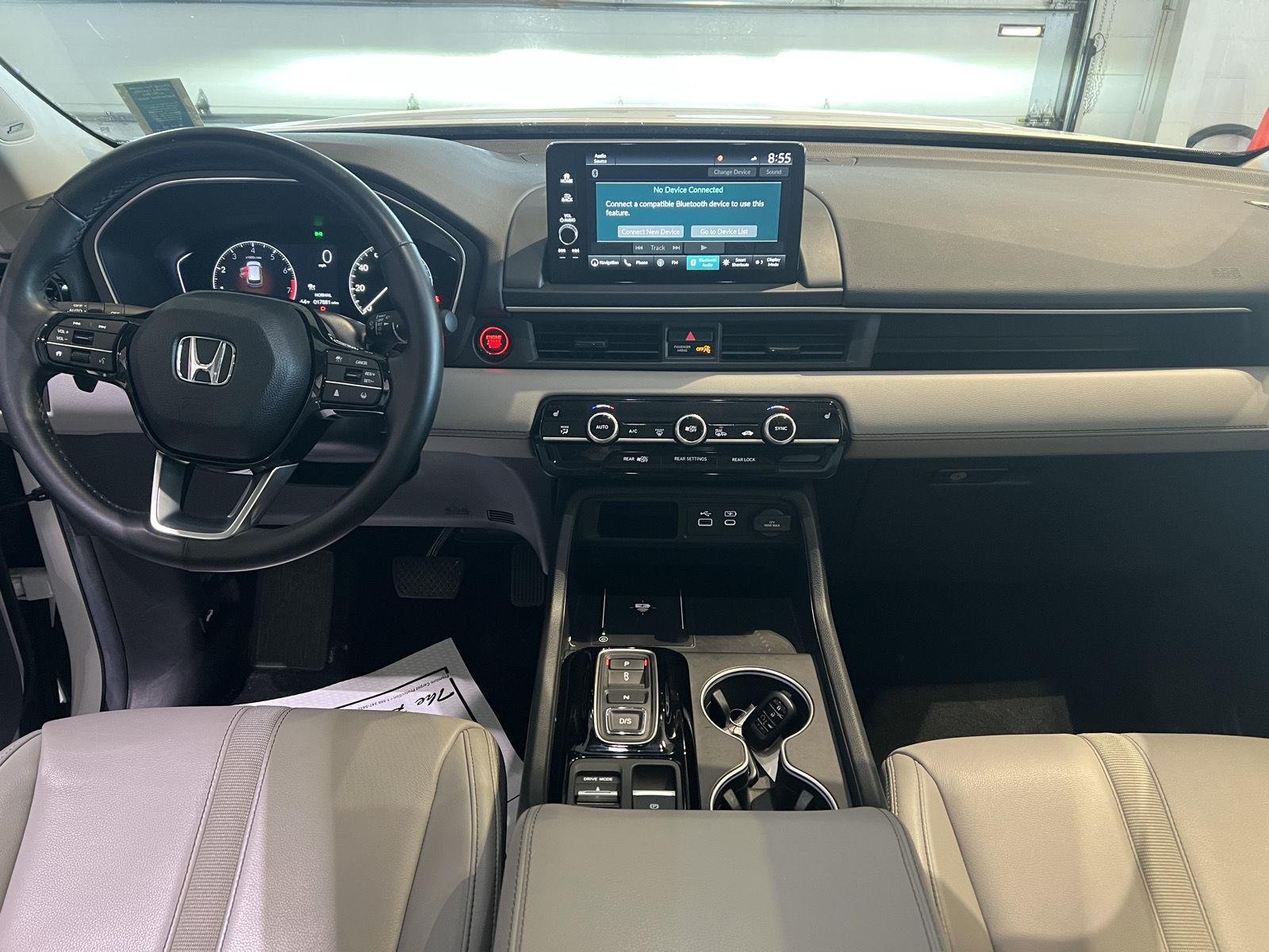 Used 2024 Platinum White Pearl Honda Touring image 14