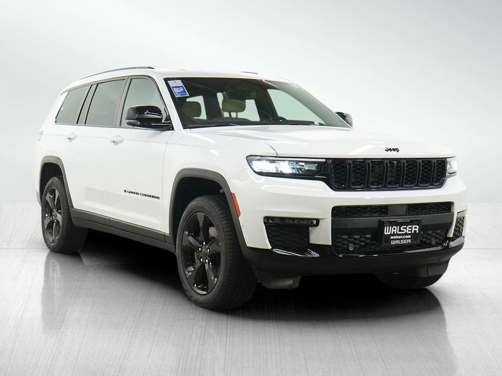 Used 2024 Bright White Clearcoat Jeep Limited image 7