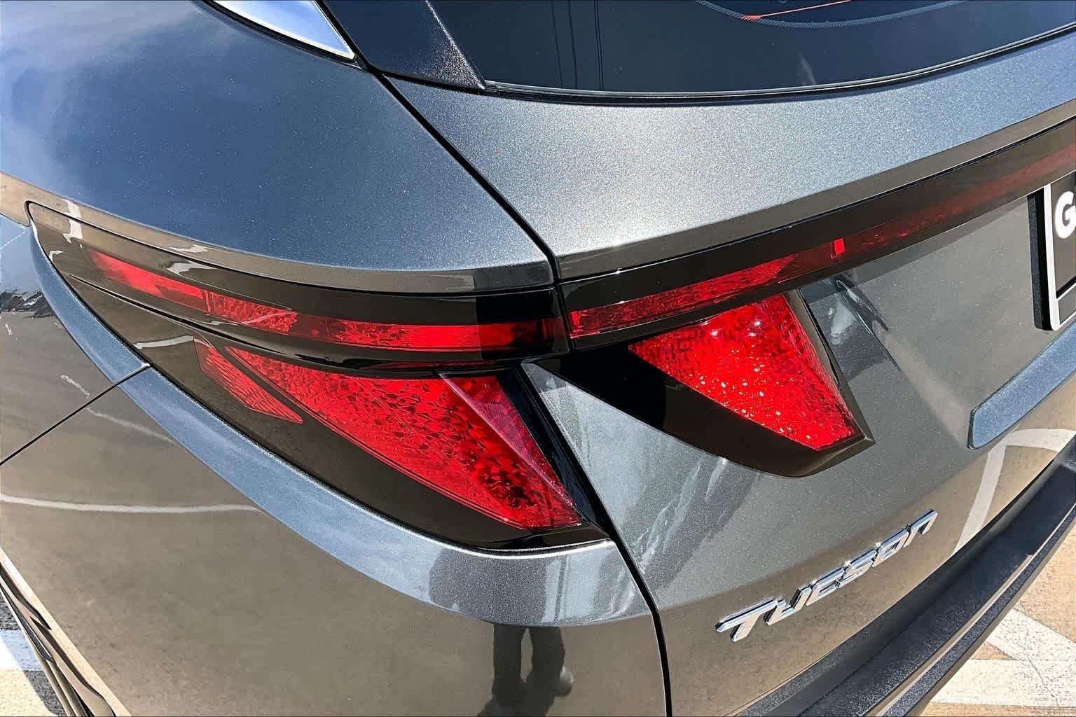 Used 2023 Amazon Gray Hyundai SE image 27