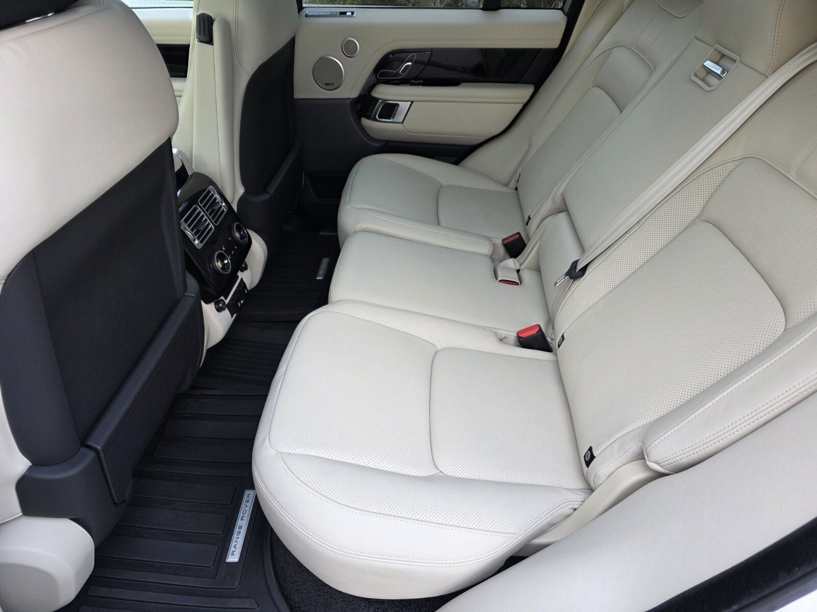Used 2021 Ivory Land Rover P525 Westminster image 14