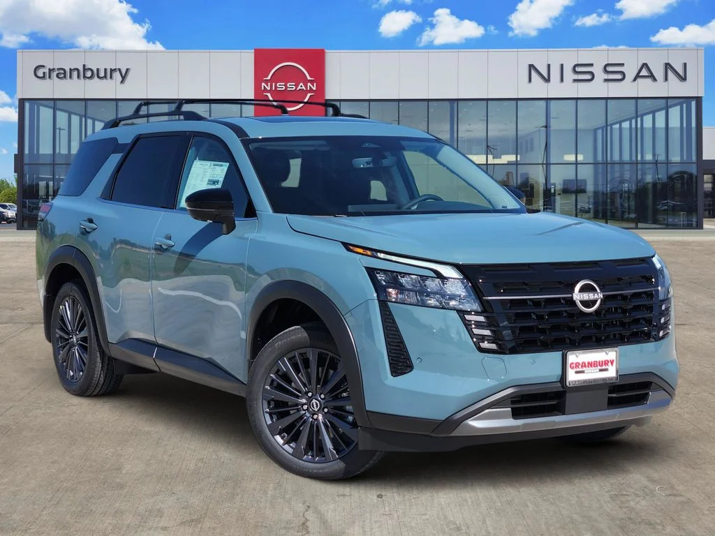 2026 Nissan Pathfinder SL 2WD's photo
