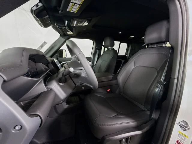New 2026 Fuji White Land Rover S image 11