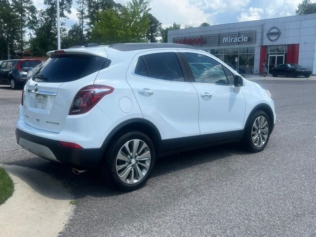 Used 2017 White Buick Preferred image 5
