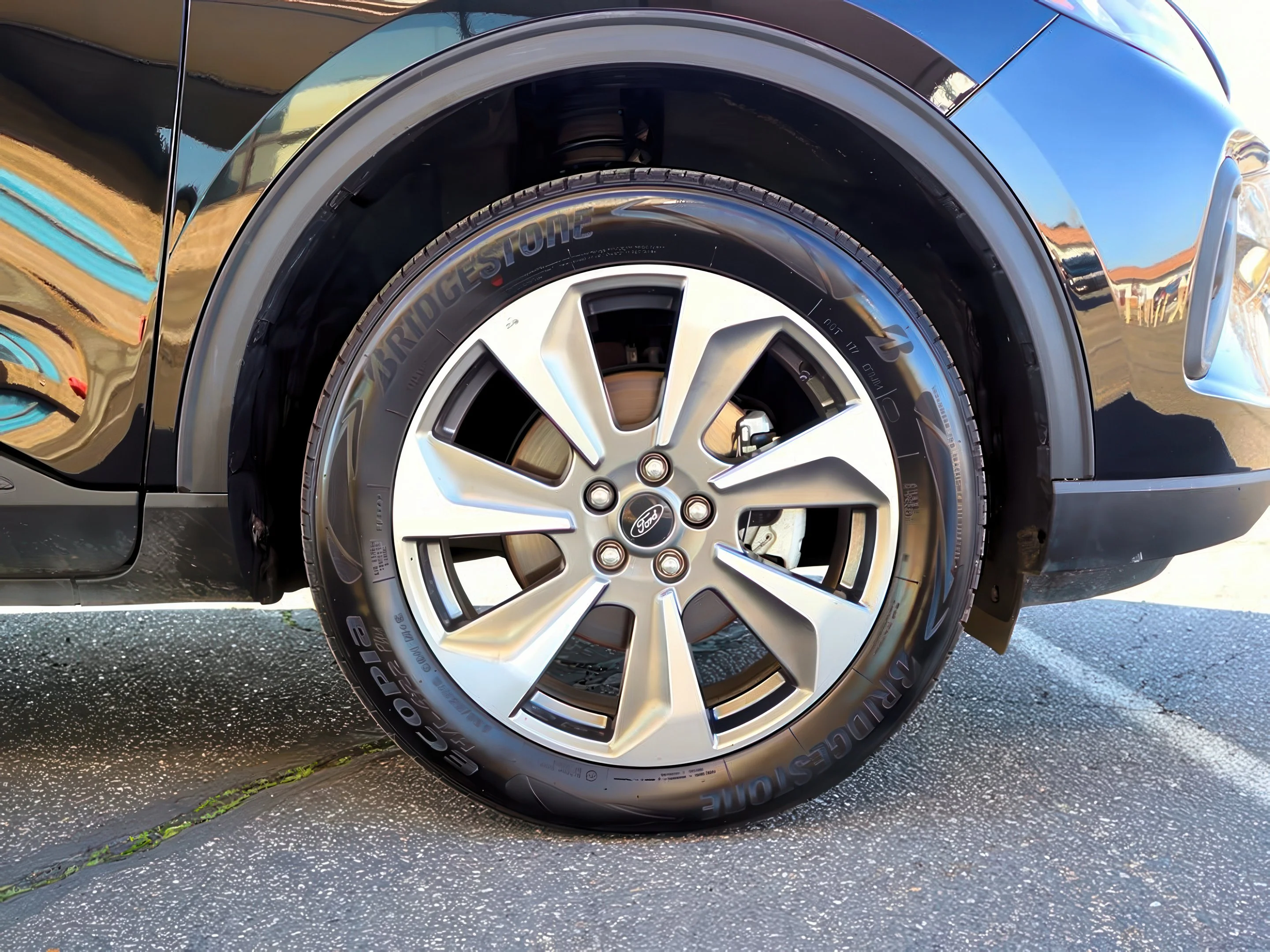 Used 2025 Agate Black Metallic Ford Platinum image 27