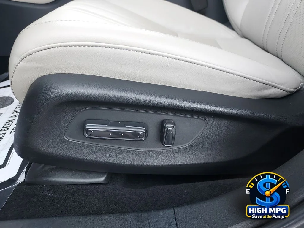 Used 2025 Silver Honda EX-L image 10