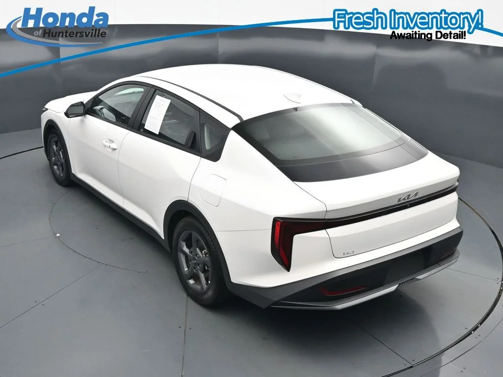 2025 Kia K4 LXS - Photo 21