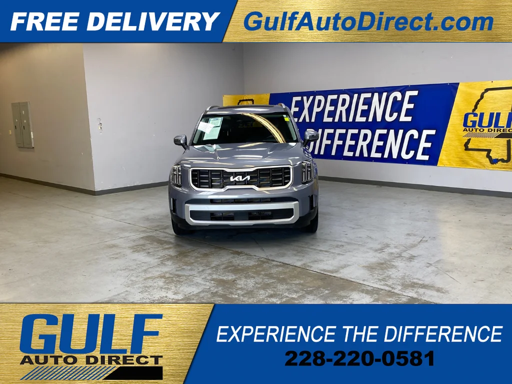 Used 2025 Silver Kia S image 3
