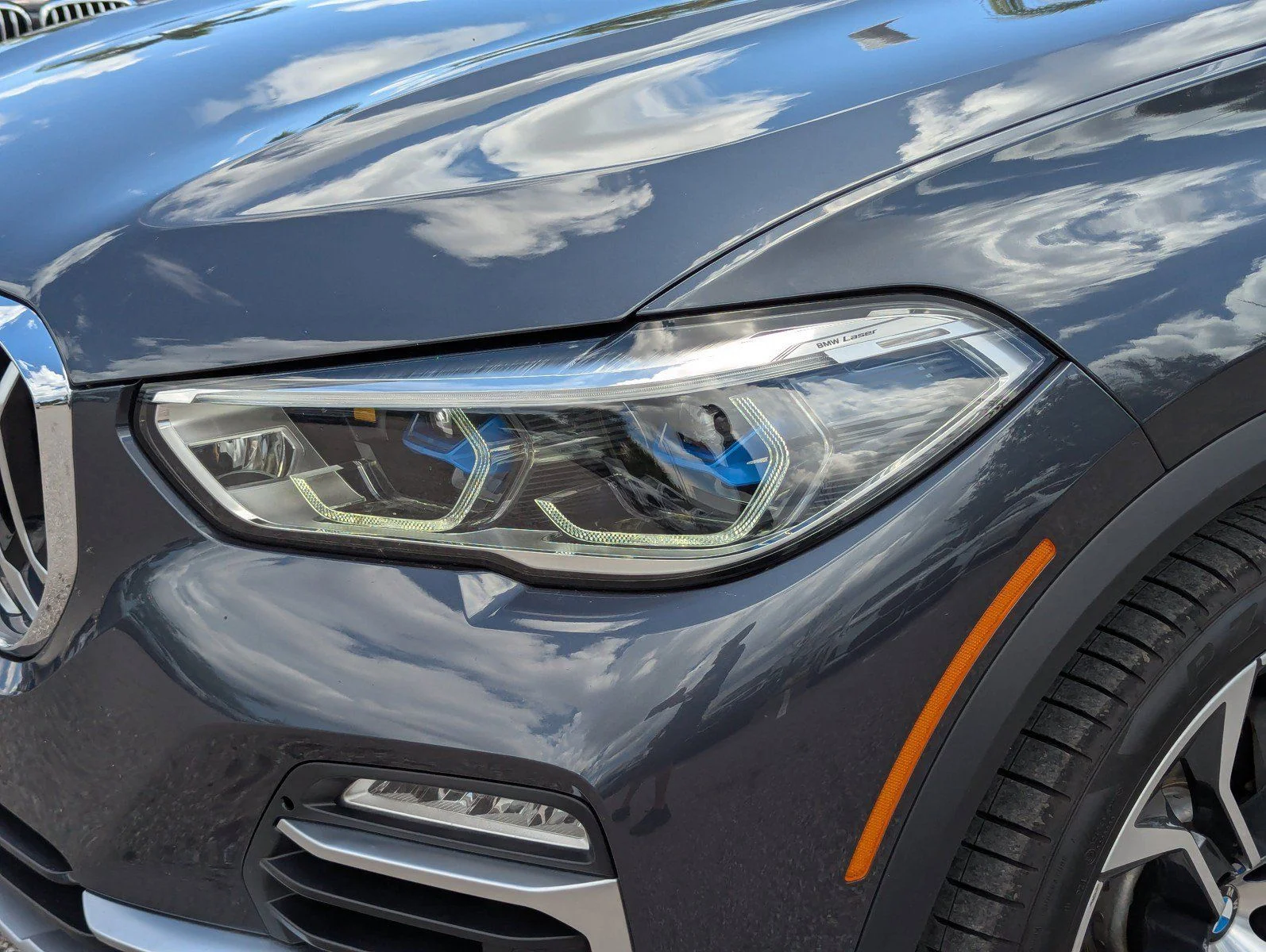 Used 2020 Arctic Grey Metallic BMW sDrive40i image 9