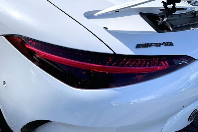 Used 2022  Mercedes-Benz SL 63 AMG® image 25