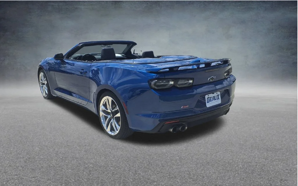 Used 2024 Blue Chevrolet 2LT image 5