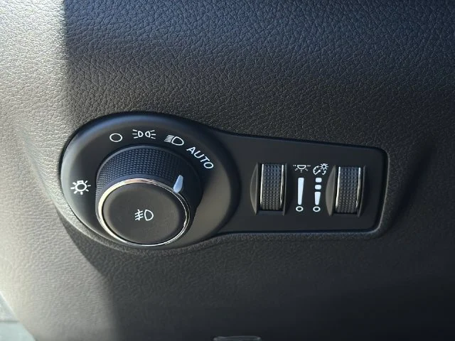 Used 2025 White Jeep Limited image 32