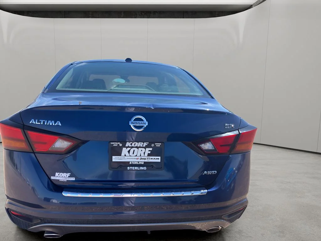 Used 2022 Deep Blue Pearl Nissan 2.5 SR image 4