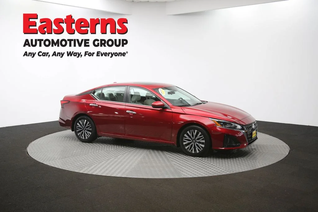 Used 2023 Red Nissan 2.5 SV image 47