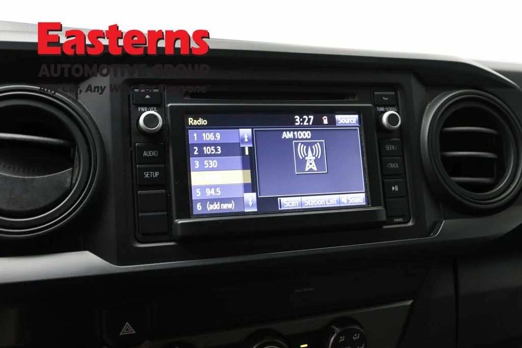 Used 2019 White Toyota SR image 18