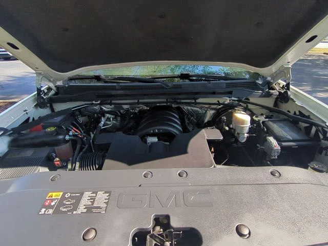 Used 2015 White GMC Denali image 39