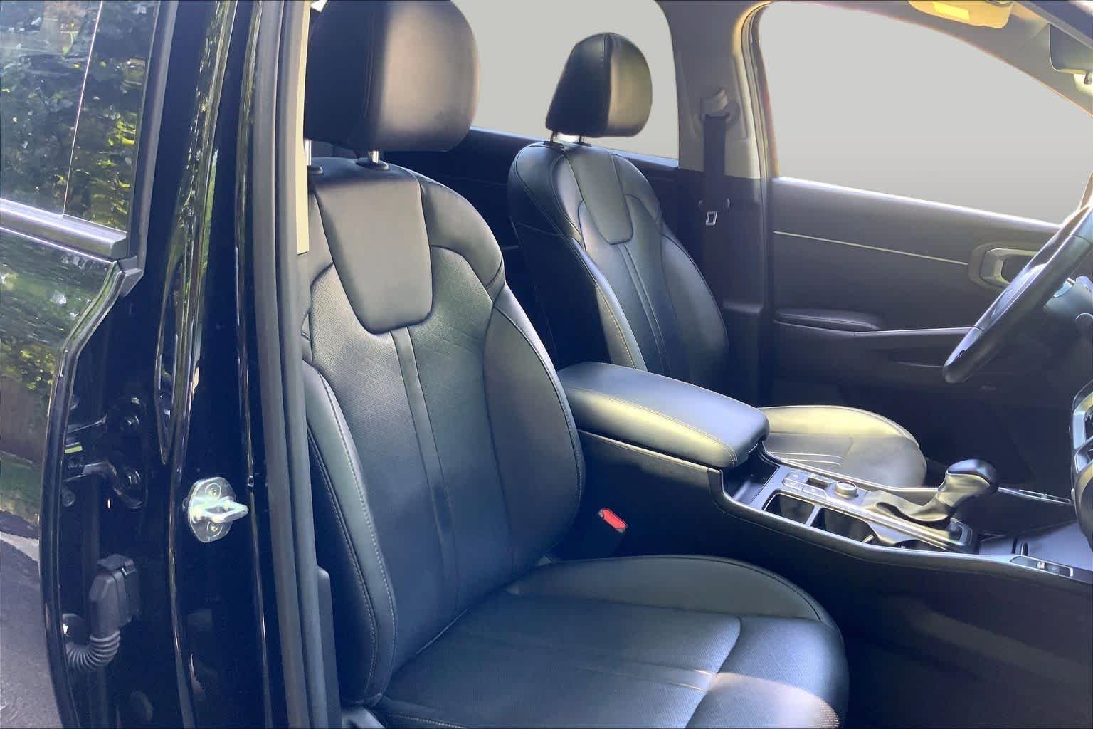 Used 2022 Ebony Black Kia X-Line EX image 9