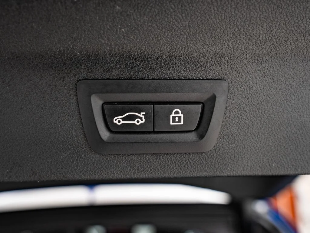 Used 2023 Marina Bay Blue Metallic BMW M image 22