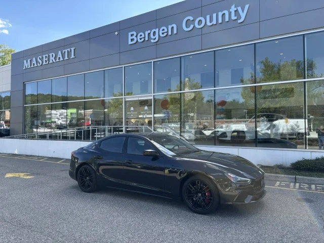 Used 2022 Nero Ribelle Metallic Maserati Modena ~ SPORTIVO PACKAGE & BOWERS & WILKINS image 3