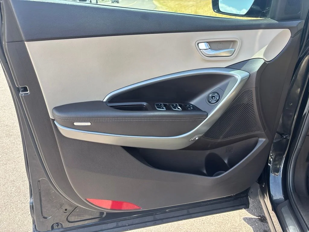 Used 2018 Black Hyundai 2.4 Base image 12