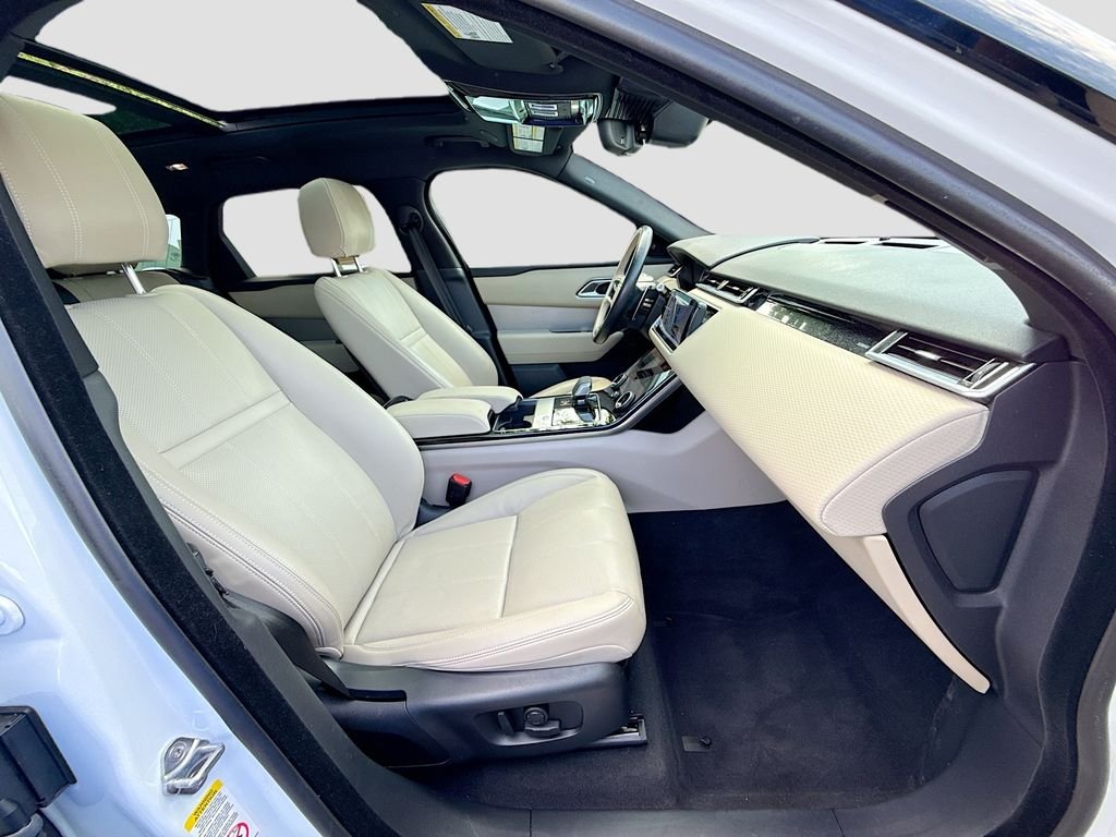 Used 2022 Fuji White Land Rover R-Dynamic S image 30