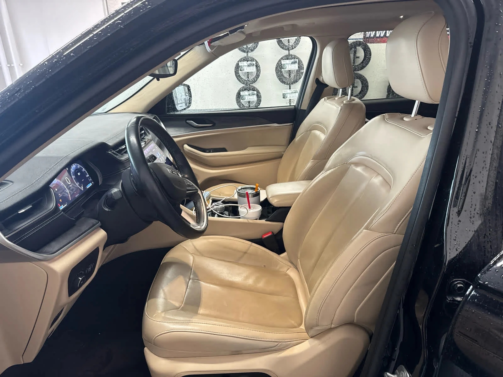 Used 2021 Diamond Black Crystal Pearlcoat Jeep Limited image 9