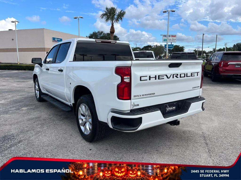 Used 2021 SUMMIT WHITE Chevrolet Custom image 7