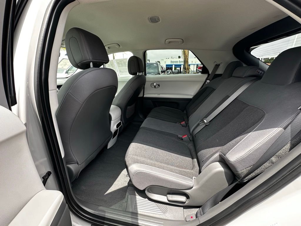 Used 2024 Gray Hyundai SEL image 14