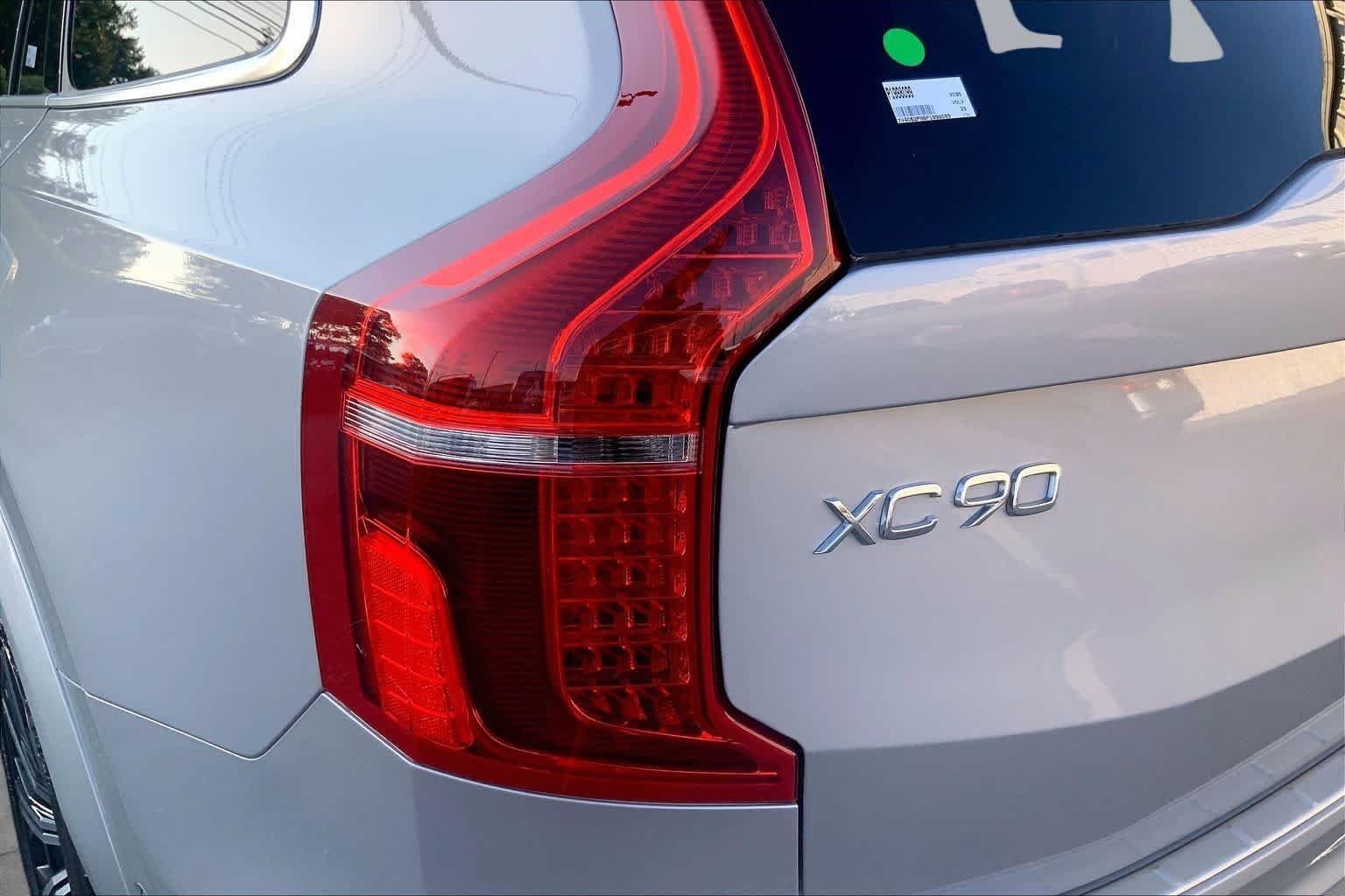 Used 2023 Silver Dawn Metallic Volvo Plus image 27