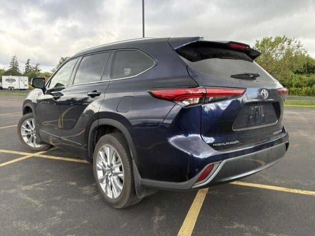 Used 2022 Blueprint Toyota Limited image 10