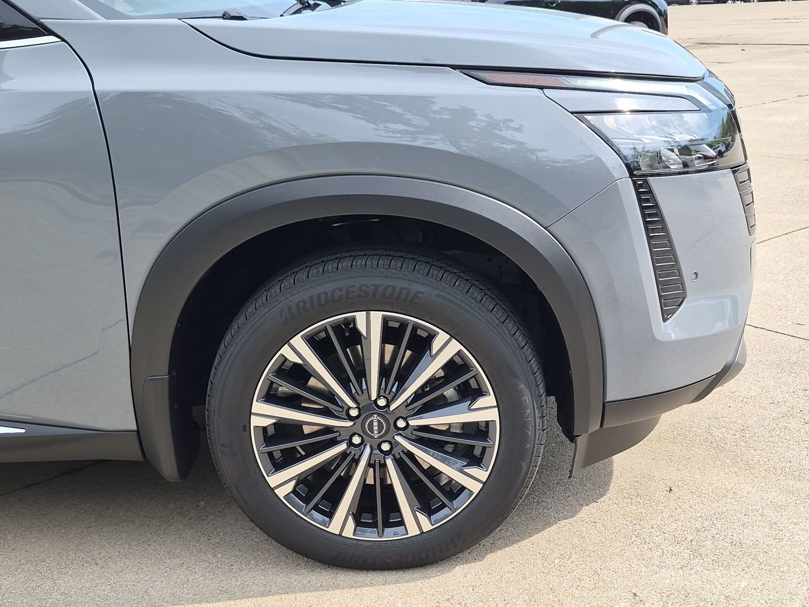 New 2026 Boulder Gray Pearl Nissan Platinum image 36