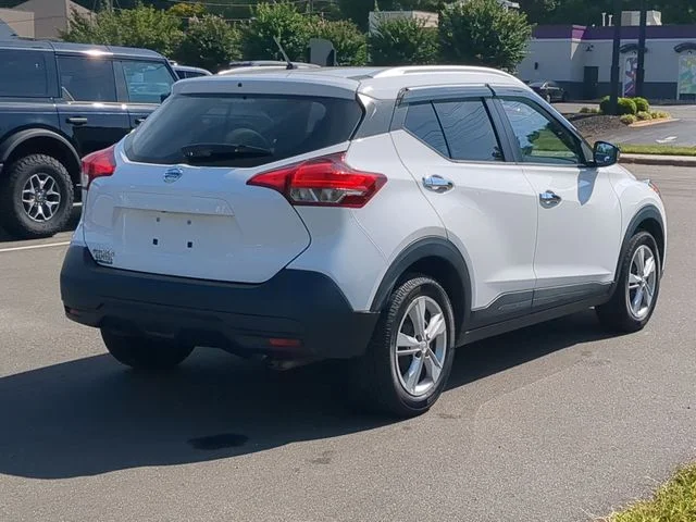 Used 2019 White Nissan S image 13