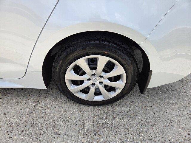 Used 2026 Wind Chill Pearl Toyota LE image 24