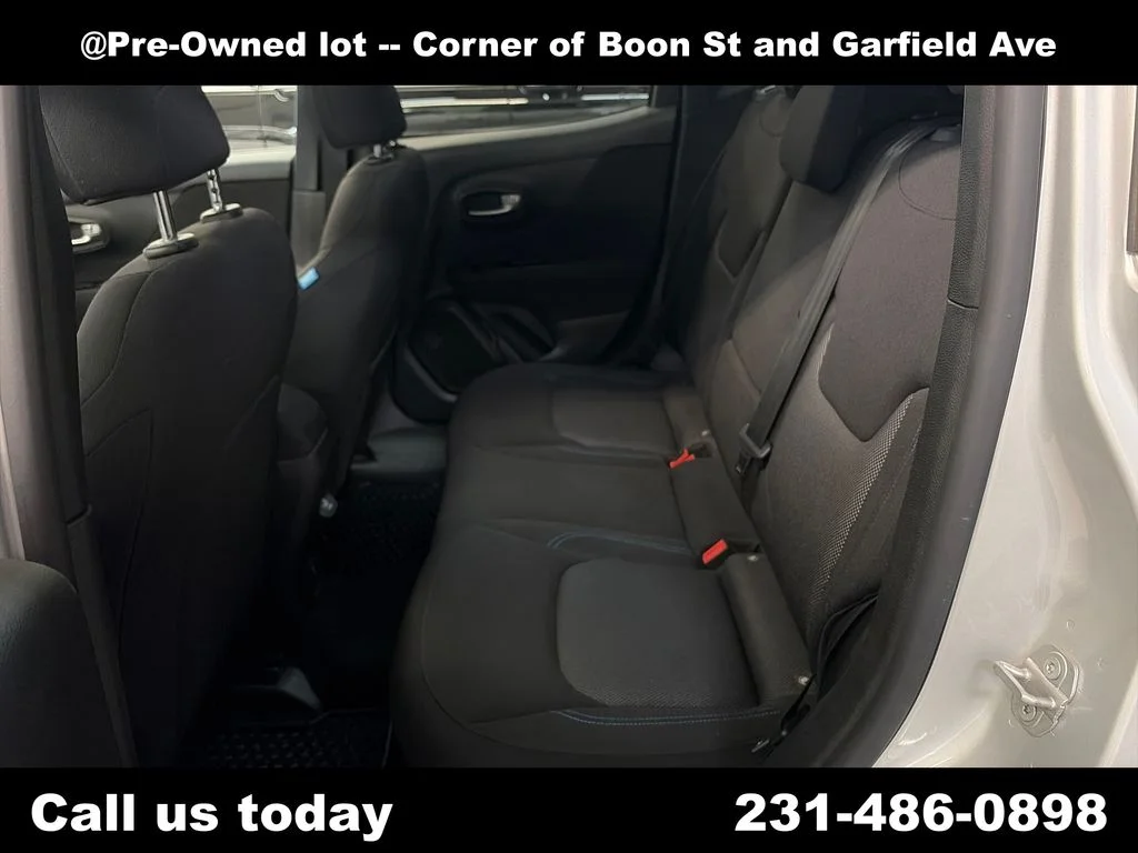 Used 2021 Silver Jeep Latitude image 21