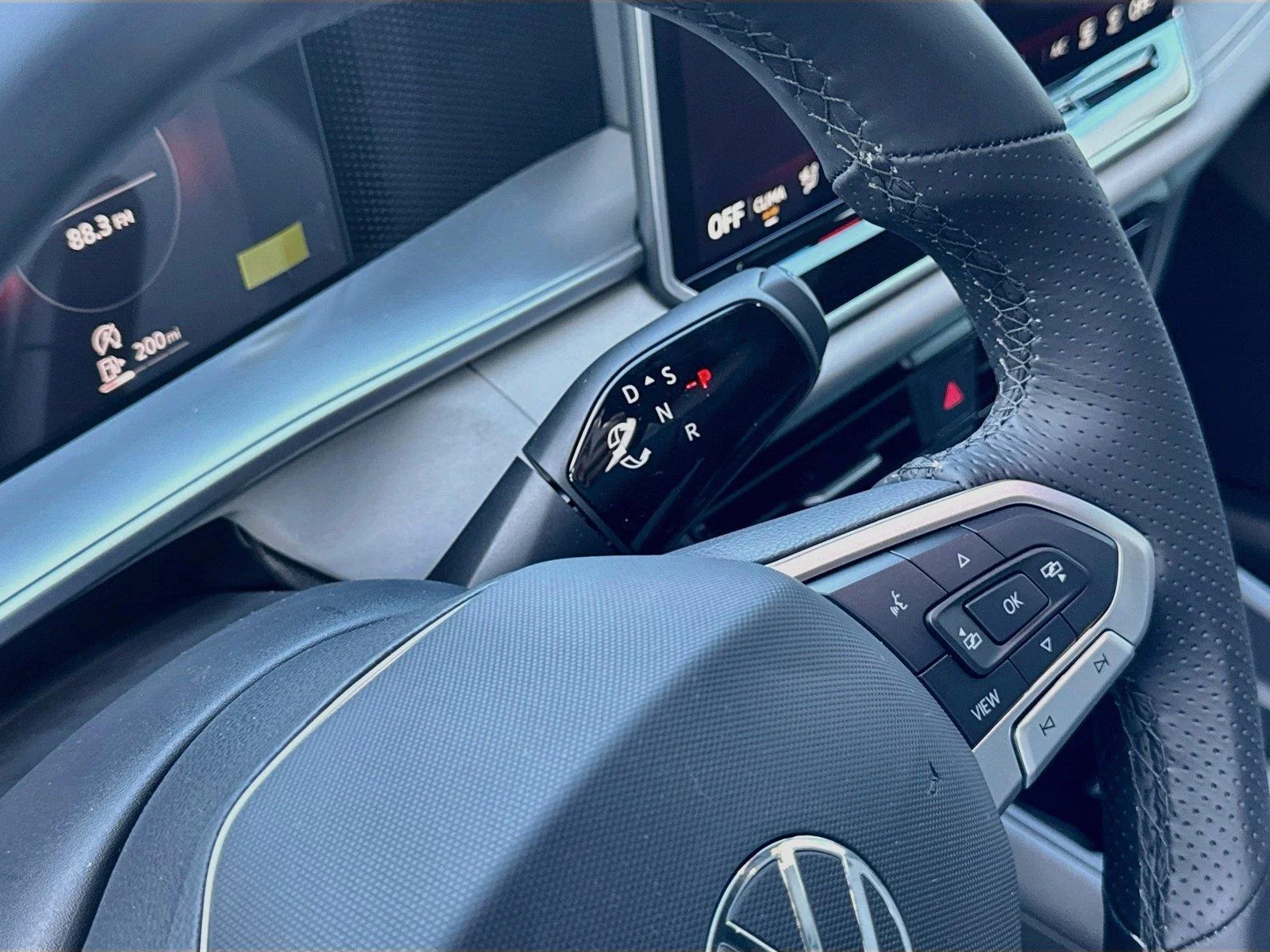 New 2026 Avocado Green w/Deep Black Roof Volkswagen SE R-Line Black image 12