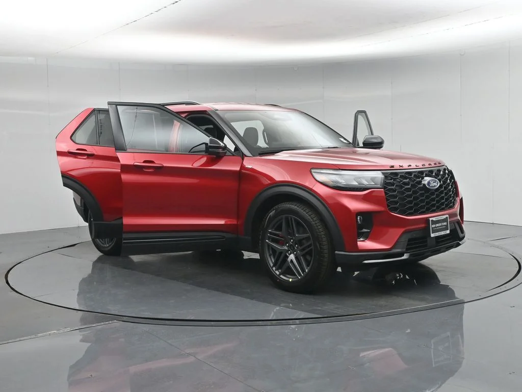 New 2026 Rapid Red Metallic Tinted Clearcoat Ford ST-Line image 32