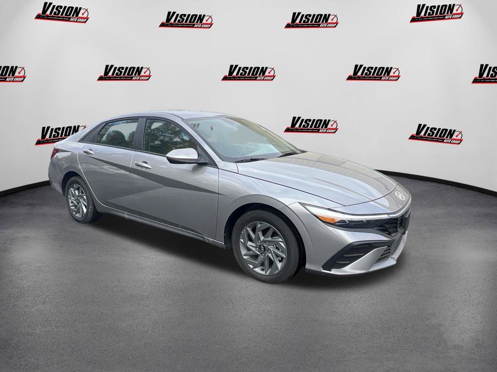 Certified Used 2025 Silver Hyundai Blue image 8
