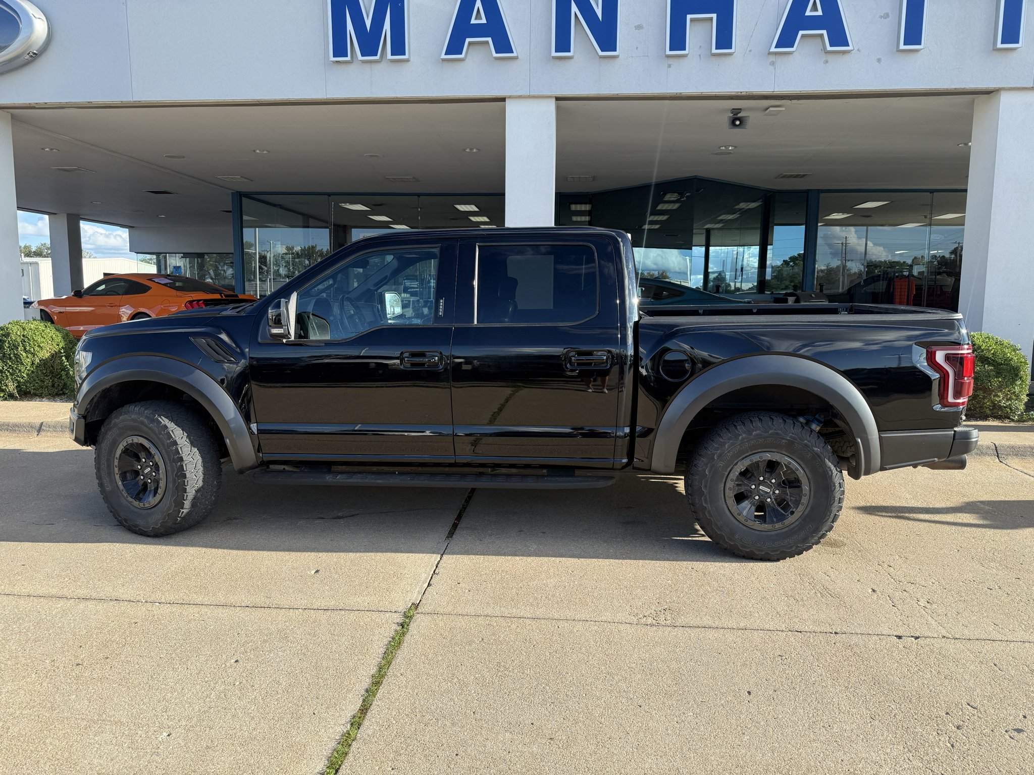Used 2017  Ford Raptor image 13